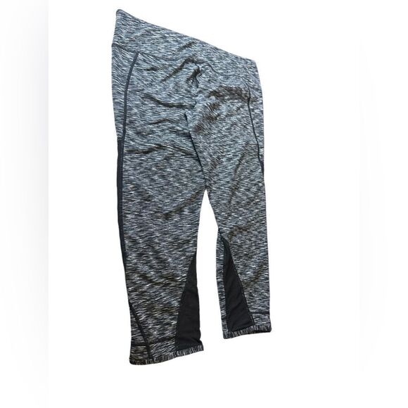 Lululemon Drop It Like It's Hot Crop Leggings (10) - Picture 5 of 6